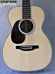 Photo Reference acoustic Bourgeois guitar for lefties model Vintage 0