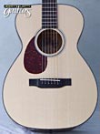 Photo Reference acoustic Collings guitar for lefties model 01 Custom