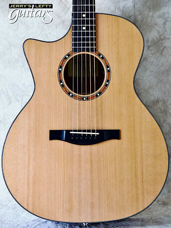 sale guitar for lefthanders new Eastman AC122-2CE Cedar top Close-up View