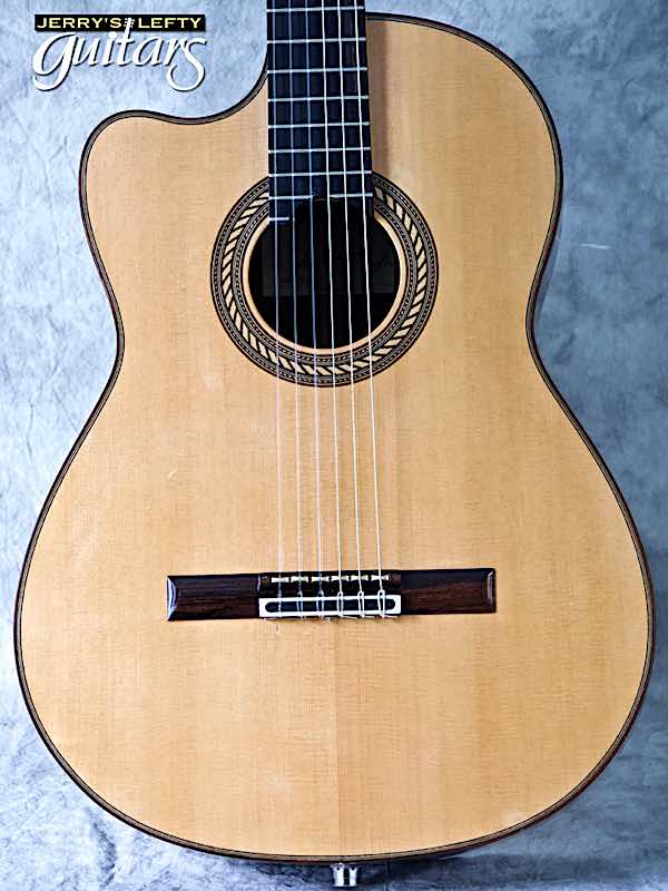 sale guitar for lefthanders used acoustic Albert & Mueller Classical Cutaway with electronics No.690 Close-up View