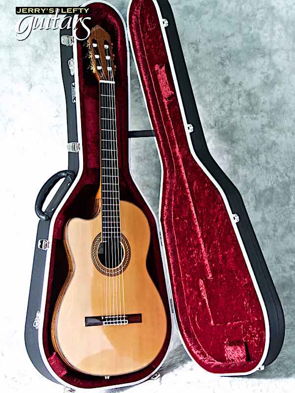 sale guitar for lefthanders used acoustic Albert & Mueller Classical Cutaway with electronics No.690 Case View