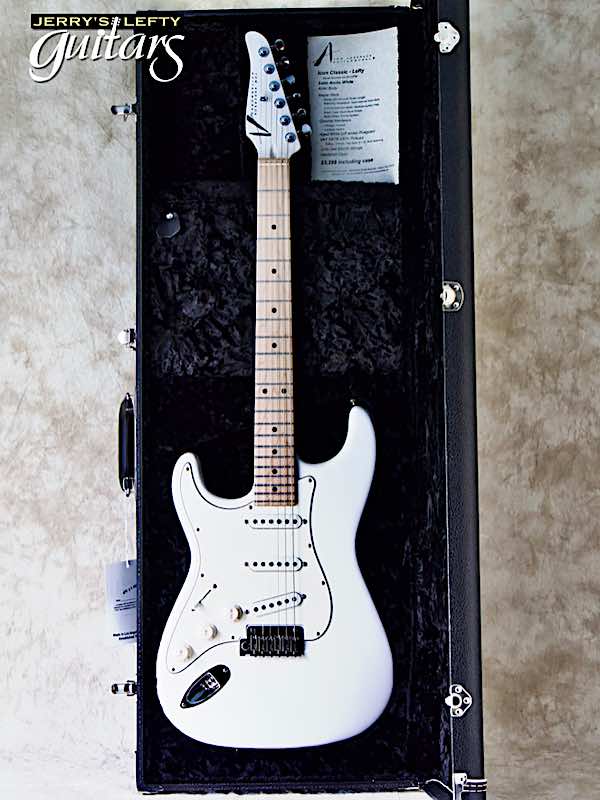 sale guitar for lefthanders new electric Anderson Shorty Icon Classic Shorty Arctic White No.042 Case View