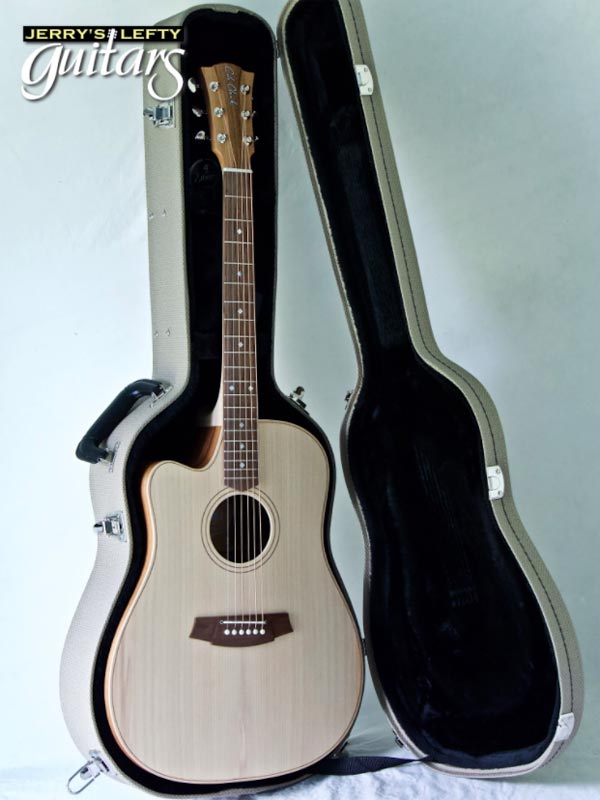 for sale left hand guitar new acoustic Cole Clark FL2EC Bunya-Blackwood Cutaway No.028 Case view