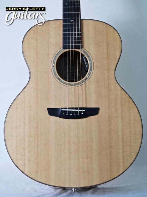 for sale left hand guitar used acoustic Goodall Maple Jumbo 2009 Close-up view