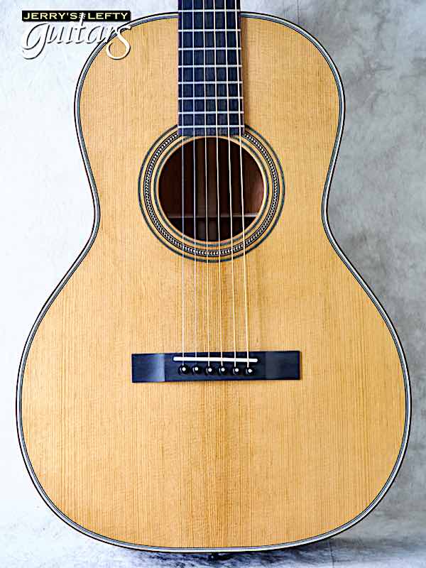 sale guitar for lefthanders used acoustic Huss & Dalton 00 Custom Adirondack-Mahogany No.447 Close-up View