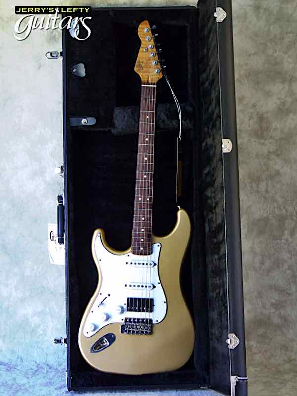 sale guitar for lefthanders new electric LsL Saticoy One B Gold Metallic No.484 Case View