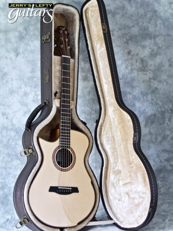sale guitar for lefthanders new acoustic Maestro Custom Series Vera 00 No.418 Case View