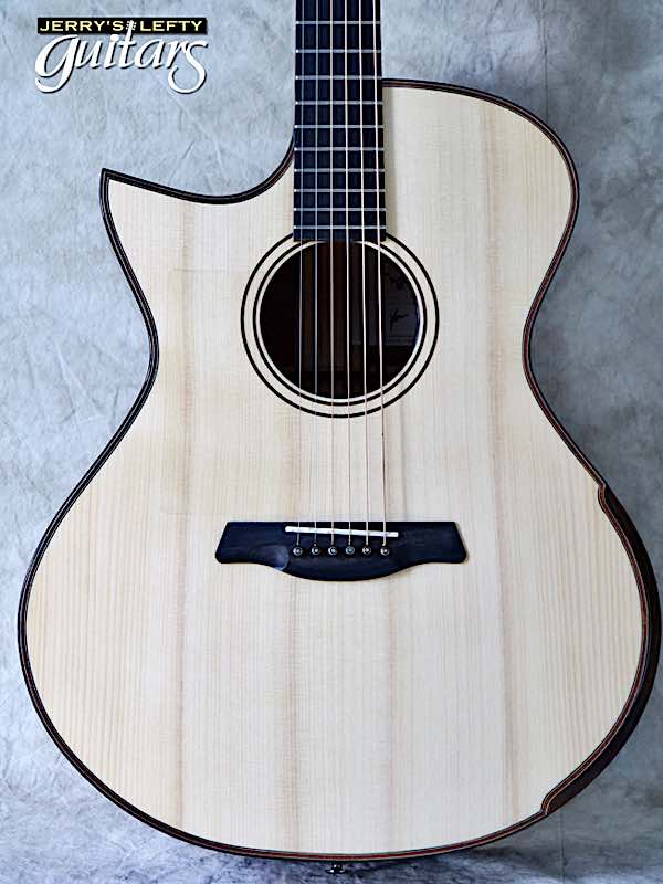 sale guitar for lefthanders new Maestro Original Series Singa Medium Jumbo Adirondack-Santos Rosewood No.970 Close-up View