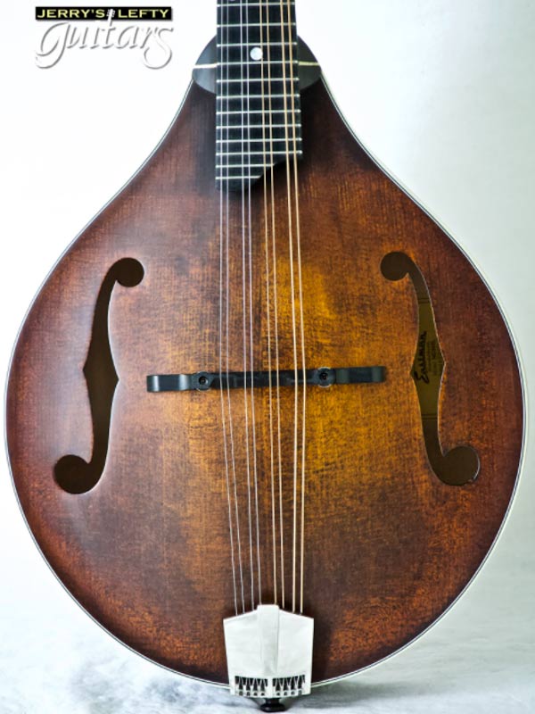 for sale left hand mandolin Eastman MD305 Classic No.401 Close-up view